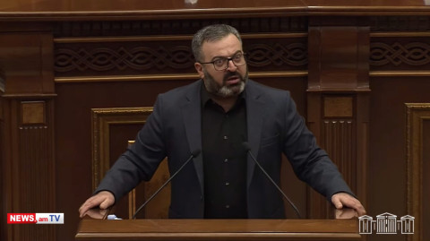 Նոր Նորքում քան օր ա ճանապարհը քանդած է, ասֆալտը թքած–կպցրած է. Գառնիկ Դանիելյան