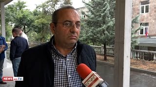 Սա վերից վար շինծու գործ է. աբսուրդի թատրոն. Արծվիկ Մինասյան