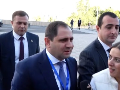 Կնվազի՞ ռազմական բյուջեն. հարց` Պապիկյանին