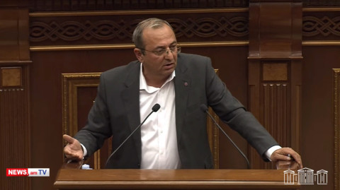 Սա խայտառակություն է, պետականությունը կործանելու ուղիղ ճանապարհ. Արծվիկ Մինասյան