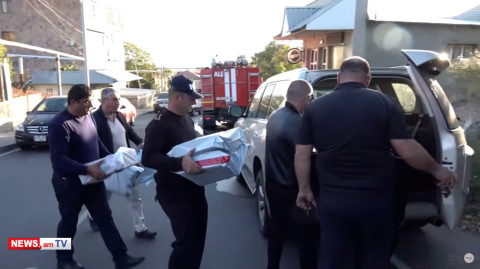Արկղերով փաստաթղթեր, համակարգիչ. ինչ առգրավվեցին Արագածոտնի թեմի առաջնորդարանից