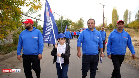 «Սեւակ ջան քեզ ենք ընտրելու». «Հաղթանակ» դաշինքի քարոզարշավը Չարենց թաղամասում