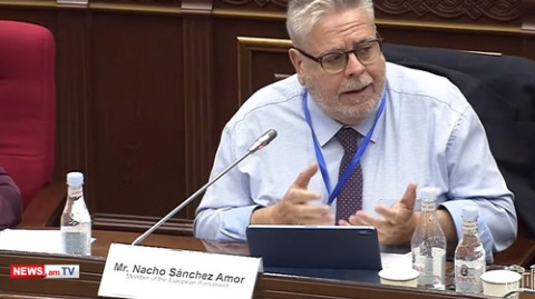 «20-40 ոստիկան եք ուղարկում, մարդուն կարծիքի համար բանտարկում ու ԵՄ թեկնածու եք հավակնում լինել»
