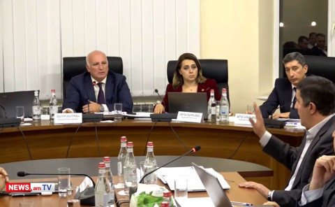 Պետական գաղտնի՞ք է, երկուշաբթի ի՞նչ հրատապ նիստ ունեք. Ղազինյանը՝ ՀԾԿՀ նախագահին