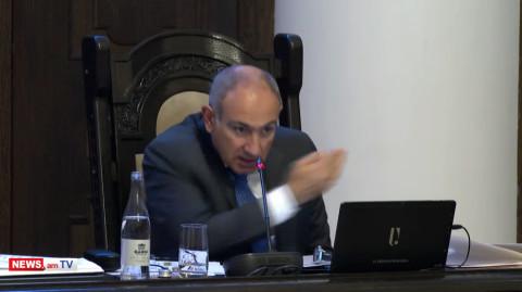 Մարդ կա 1.5 միլիարդ դոլարը այ սենց դեմով անցնում է, իր կյանքում բան չի փոխվում. Փաշինյան