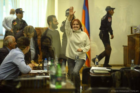 Լիդյա Մանթաշյանի կալանքը վերացվեց. նա ազատ կարձակվի դատարանի դահլիճից