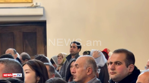 ՔՊ-ից հեռացած Շենգավիթի նախկին թաղապետը Մայր Աթոռում պատարագի է մասնակցում