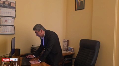 Պարսիլյանը լրագրողների ներկայությամբ մեյլով ստացավ ՔՊ ցուցակում լինելու հաստատումը