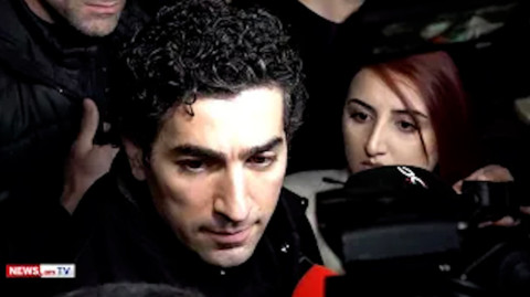 Խայտառակություն է սա. Լեւոն Քոչարյանը Մայր Աթոռի բակում է