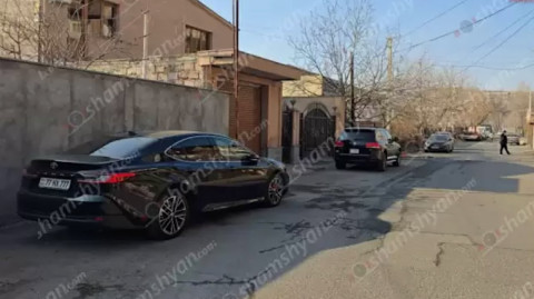 Մեծ քանակի զենք-զինամթերք են գտել Մալաթիայի «Ոսկու շուկայի» տնօրենի տնից ու աշխատավայրից