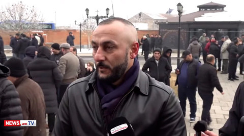 ՔՊ–ական Արամ Մելքոնյանը Վարդենիսից հասել է Մասիս՝ Փաշինյանի հետ պատարագի մասնակցելու