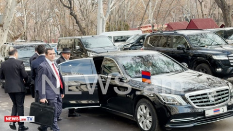 «Ստիպվա՞ծ եք մարդկանց հարկադրաբար պատարագի տանել». հարց Փաշինյանին