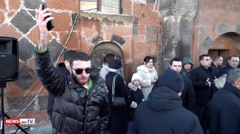 «Նոլդու Փաշինյան». թալինցի երիտասարդի ակցիան Փաշինյանի գալու ժամանակ