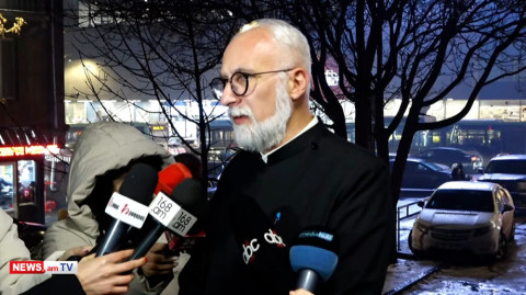 Քանաքեռի եկեղեցու մոտ «հերթապահում են» քաղաքացիական հագուստով և մեքենայով ինչ որ անձինք. Տեր Պսակ
