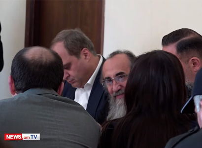 Միքայել սրբազանի եղբոր որդուն՝ Գրիգոր Աջապահյանին թույլատրվեց այցելել նրան