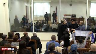 Մեղադրողը պահանջեց 3 ամսով երկարաձգել Բագրատ սրբազանի կալանքը. դատարանում իրավիճակը լարվեց