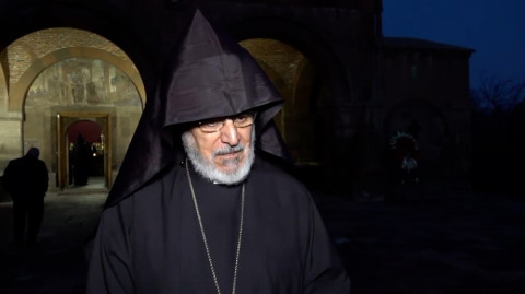 Ամուր եղեք. եկեղեցին հաղթանակած դուրս կգա. Սրբազան