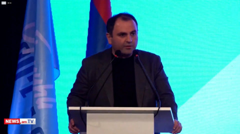 Կարծես մի բամբասկոտ կին բամբասում է մեր եկեղեցուց. Սևակ Խաչատրյանը՝ Փաշինյանի մասին