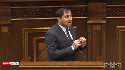 Ձեններդ կտրե՛ք, տեղներդ նստե՛ ք. Սուրեն Պապիկյանը՝ Փաշինյանի ոճով