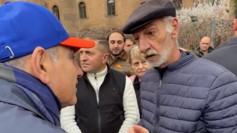 Ժողովրդի կաշին ու ոսկորն ա մնացել, մենք էլ ենք ուզում միս ուտենք. թոշակառուն՝ Փաշինյանին
