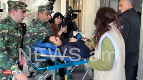 Փաշինյանի հետ կապված միջադեպով կալանավորված 18-ամյա Դավիթը տեղափոխվեց հիվանդանոց