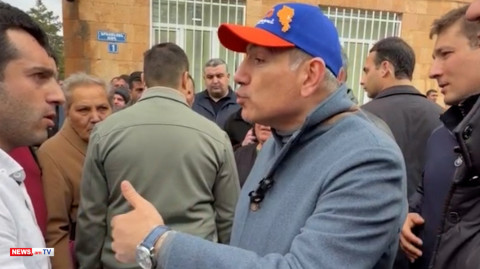 «Ձեր ընդունած օրենքն ա, ոչ նախկին կա, ոչ ներկա». թեժ վեճ Փաշինյանի ու քաղաքացու միջեւ. փորձեց միջամտել թիկնապահը