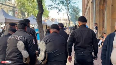 Խաղաղ ակցիա իրականացնող Վարդգես Գասպարին բերման ենթարկվեց