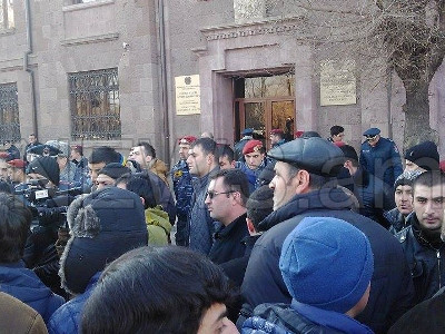 Պերմյակովին հայկական կողմին հանձնելու պահանջով ավտերթը Գյումրիում