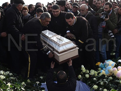 «Փոքրիկ հրեշտակին» հողին հանձնեցին