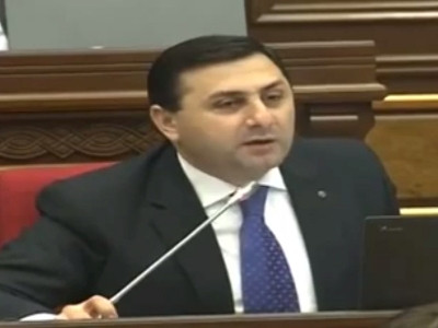 Րաֆֆի Հովհաննիսյանի հայրը Զարուհի Փոստանջյանին «2» կնշանակեր. Սամվել Ֆարմանյան