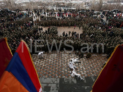 10 հազար պատանի երկրապահի երդում տվեց Վազգեն Սարգսյանի ծննդյան օրը
