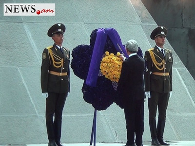 Անմոռուկի վրա վերջին դեղին վարդը ամրացրեց Սերժ Սարգսյանը