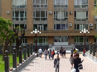 Հայերին օգնած 12 օտարերկրացիների կիսանդրիներով երախտիքի ծառուղի՝ ԵՊՀ-բակում