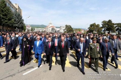 Հովիկ Աբրահամյանը, Ռոբերտ Քոչարյանը Արցախում միասին են մասնակցել տոնական միջոցառումներին