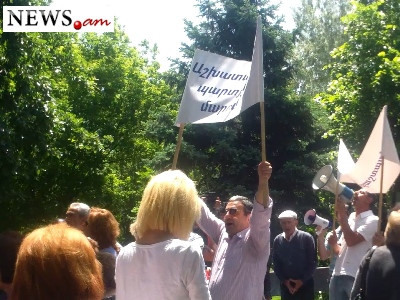 Նաիրիտցիների բողոքի ակցիան Բաղրամյան 26-ի դիմաց