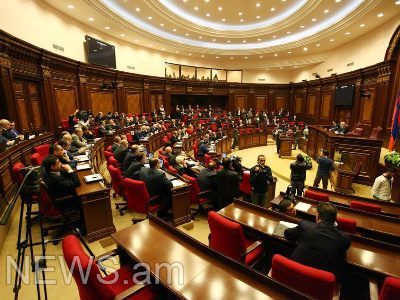 ՀԱԿ պատգամավորները լքեցին ԱԺ նիստերի դահլիճը՝ ի համերաշխություն ցուցարարների