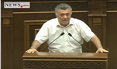 Զարուհի Փոստանջյանն ու Ռուբիկ Հակոբյանը ԱԺ-ում վիճեցին. «Յուրայիններին էլ եք դիտողություն անում»
