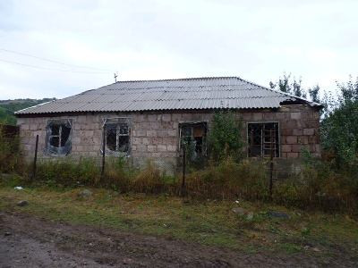 Պուշկինո գյուղում տղամարդը դեղեր է խմել, բենզինը լցրել անկողնուն ու հրդեհել