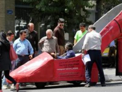Թեհրանի փողոցներում բարձրակրունկի տեսքով մեքենա է շրջում