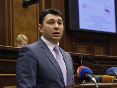 Գնացեք ՀԱԿ-ին ձայն տվեք, ո՞վ է ձեր ձեռքը բռնել. Շարմազանով