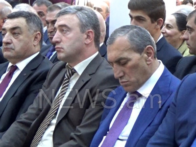 No comment. Սուրիկ Խաչատրյանի քունը տանում էր գյուղնախարարի խոսքի ժամանակ