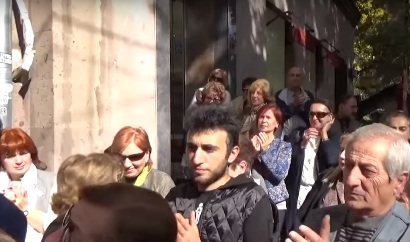 Սոս Սարգսյանի ծննդյան օրը Երեւանում բացվեց նրա հուշատախտակը