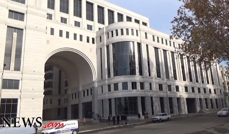 Երեւանում բացվել է կառավարական նոր շենք, որտեղ կտեղափոխվի հինգ նախարարություն