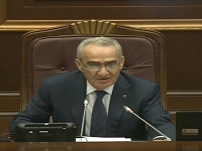 Ես խնդրում եմ` ինձ կոմենտարիաներ չանեք.Գալուստ Սահակյանը՝ հայերենի իր գիտելիքների մասին
