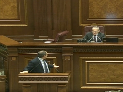 Ուզում եք արտասանեմ` նապաստակ, նապաստակ, ի՞նչ ես նստել ծառի տակ. Նիկոլ Փաշինյանը` Գալուստ Սահակյանին