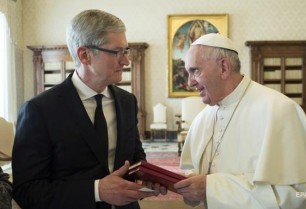 Հռոմի պապը հանդիպում է ունեցել ամերիկյան Apple ընկերության ղեկավարի հետ