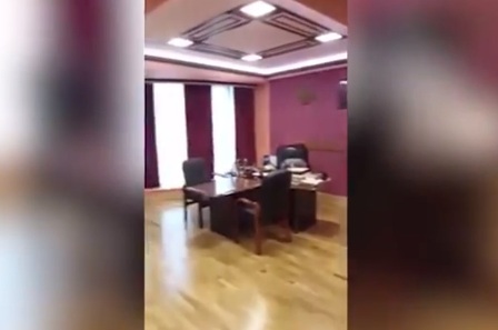 Արմեն Աշոտյանը տեսանկարահանել է իր նոր աշխատասենյակը