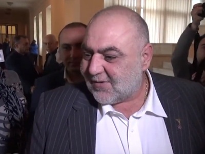 Բիձա մարդ ա, ամբախ-զամբախ խոսացել ա. Սեյրան Սարոյանը՝ Մհեր Սեդրակյանի մասին