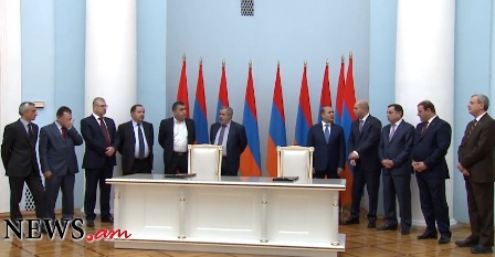 ՀՀԿ ՀՅԴ կոալիցիոն համաձայնագրի ստորագրումը