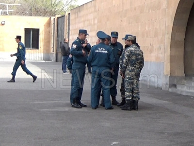 Զվարթնոց օդանավակայանում ռումբ են որոնում